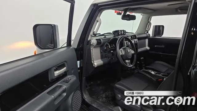 Toyota FJ Cruiser 2014 thumb 10