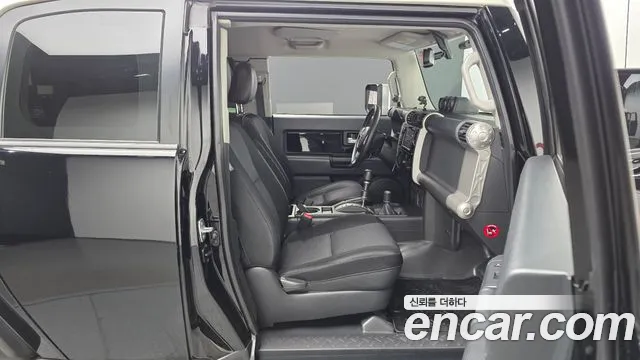 Toyota FJ Cruiser 2014 thumb 11