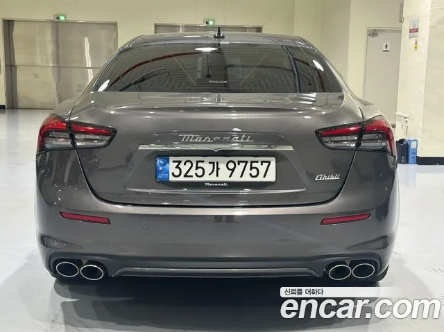 Maserati Ghibli 2023 thumb 4