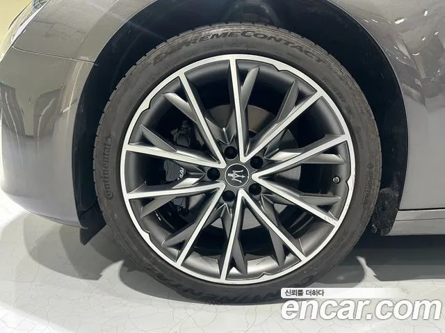 Maserati Ghibli 2023 thumb 5