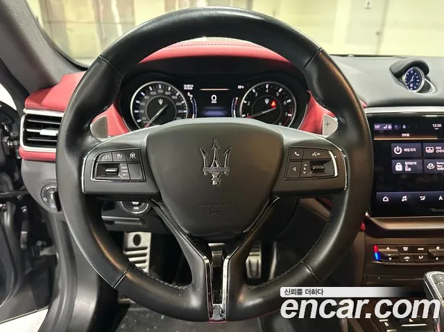 Maserati Ghibli 2023 thumb 6
