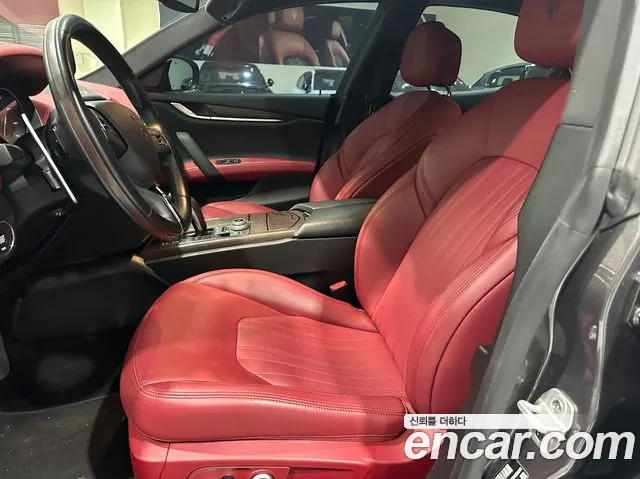 Maserati Ghibli 2023 thumb 10