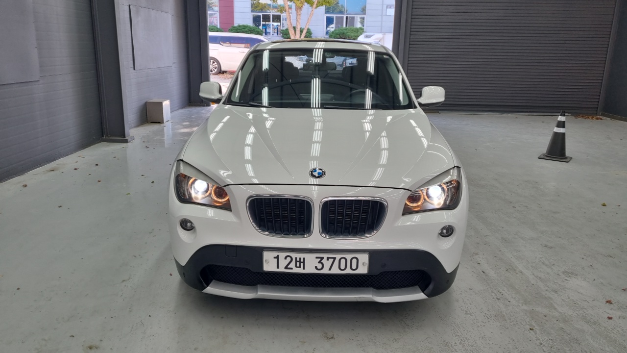 BMW X1 2010 thumb 3