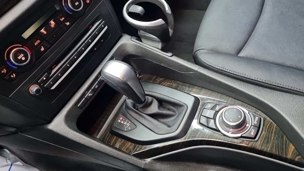 BMW X1 2010 thumb 9