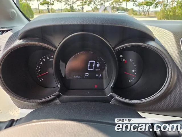 Kia Ray 2012 thumb 10