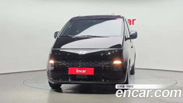 Hyundai Staria 2025 thumb 3