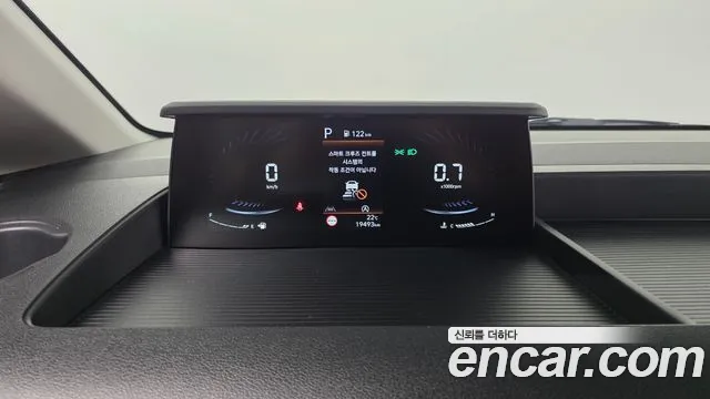 Hyundai Staria 2025 thumb 8