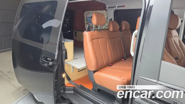 Hyundai Staria 2025 thumb 12