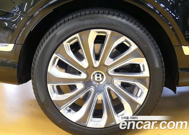 Bentley Bentayga 2026 thumb 5