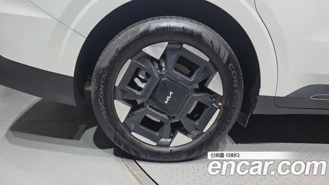 Kia Carnival 2024 thumb 5