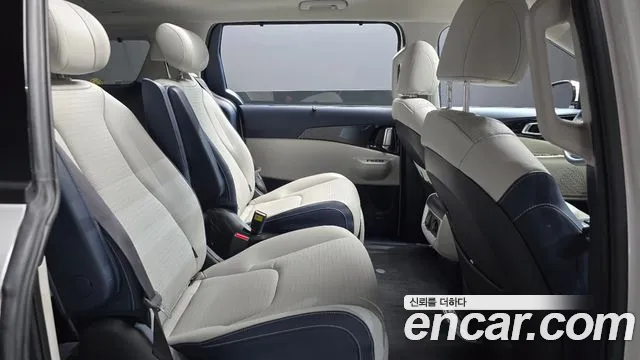 Kia Carnival 2024 thumb 11