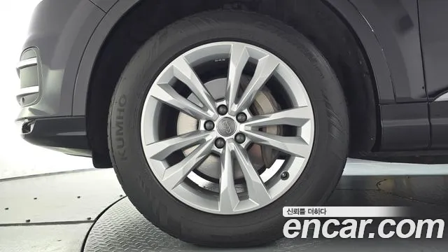 Audi Q7 2019 thumb 4