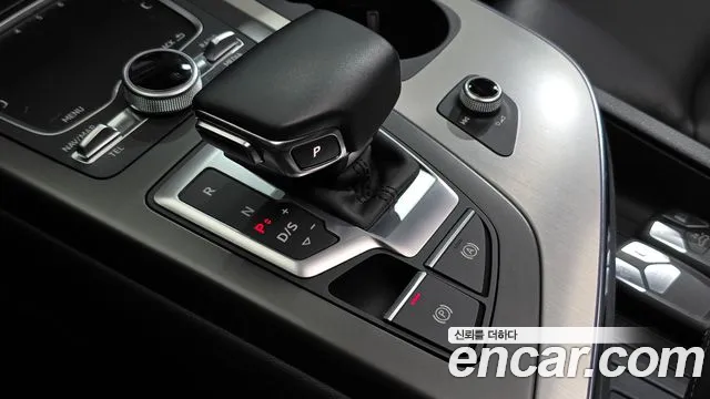Audi Q7 2019 thumb 8