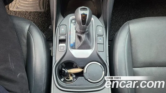 Hyundai Santa Fe 2016 thumb 9
