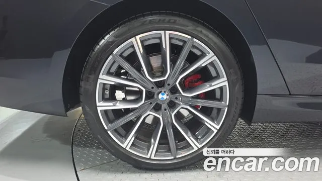 BMW Gran Turismo 2024 thumb 5