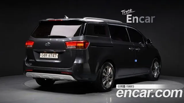 Kia Carnival 2017 thumb 2