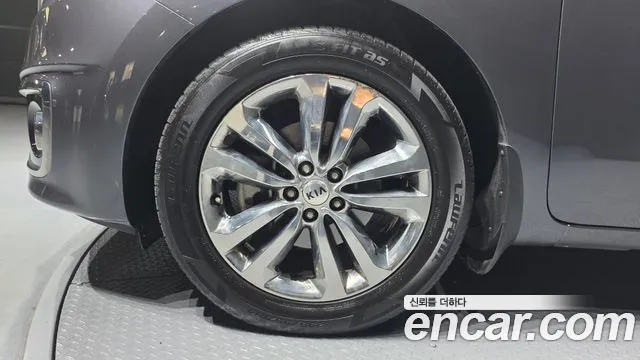 Kia Carnival 2017 thumb 5
