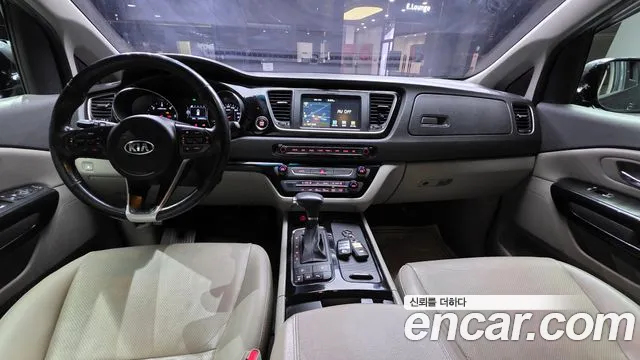 Kia Carnival 2017 thumb 7