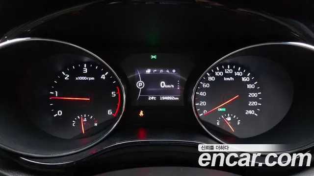 Kia Carnival 2017 thumb 8