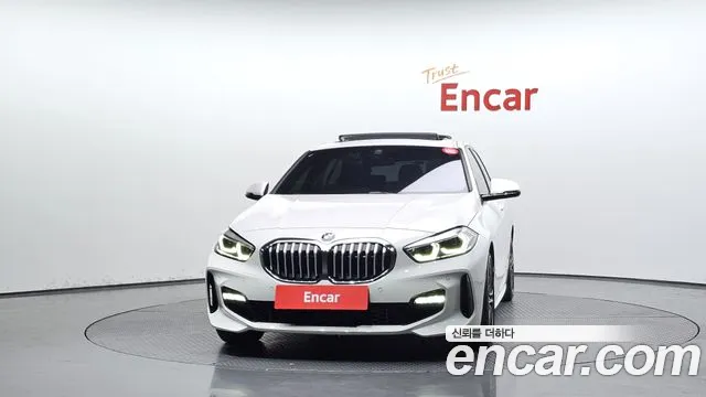 BMW 1-Series 2023 thumb 3