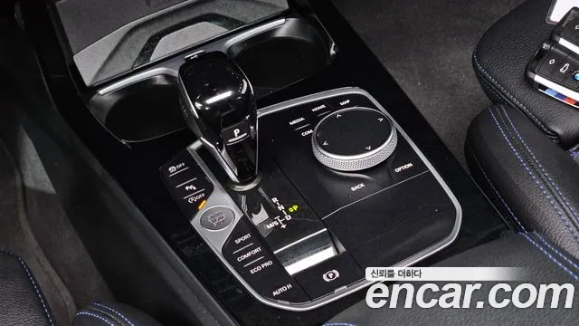 BMW 1-Series 2023 thumb 9