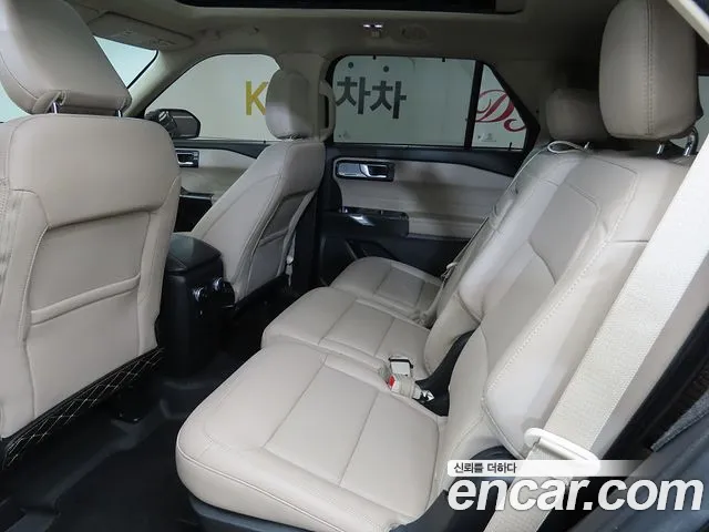 Ford Explorer 2022 thumb 9