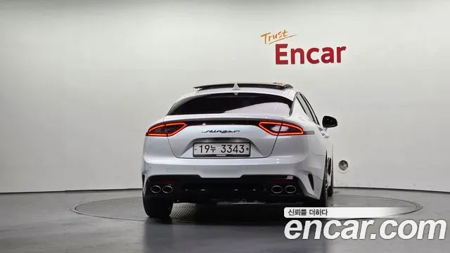 Kia Stinger 2017 thumb 4
