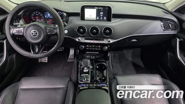 Kia Stinger 2017 thumb 7