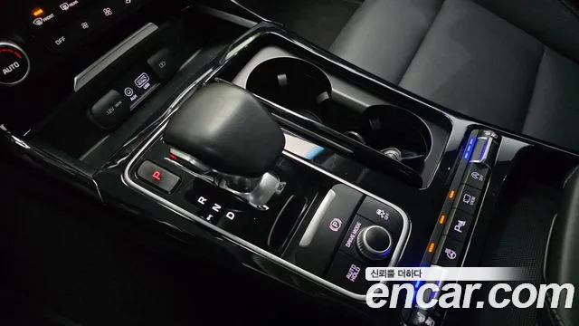 Kia Stinger 2017 thumb 9