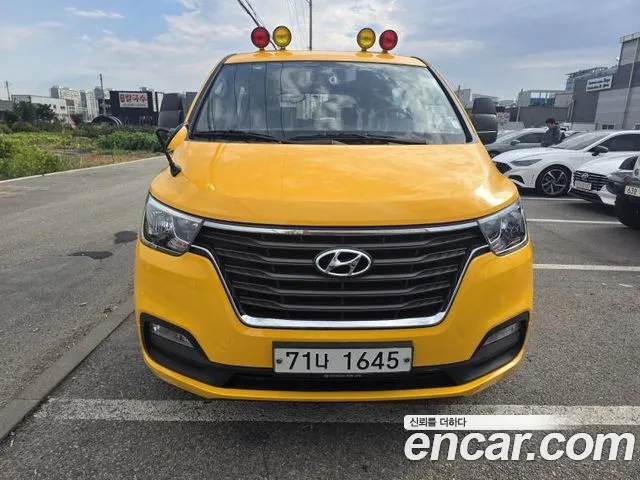 Hyundai Starex 2018 thumb 2