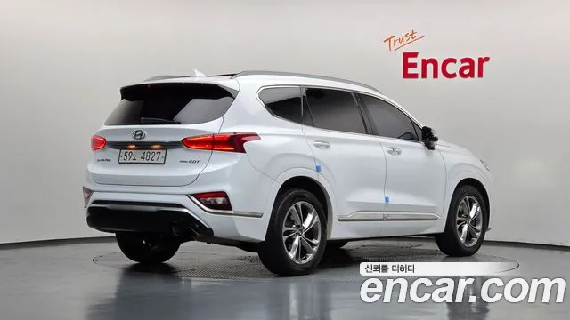 Hyundai Santa Fe 2018 thumb 2