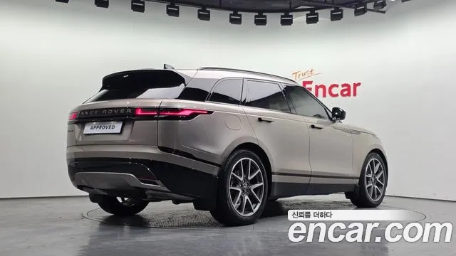 Land Rover Range Rover Velar 2026 thumb 2