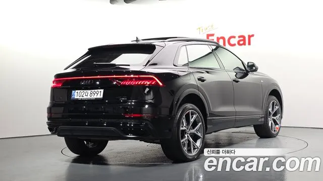 Audi Q8 2023 thumb 2