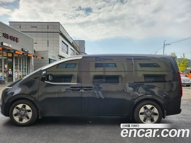 Hyundai Staria 2021 thumb 7