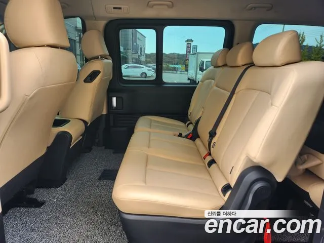 Hyundai Staria 2021 thumb 10
