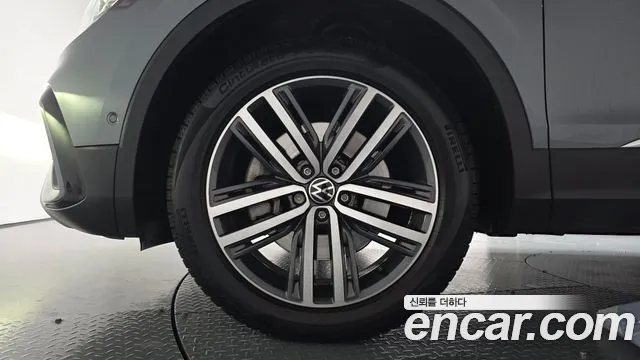 Volkswagen Tiguan 2023 thumb 4