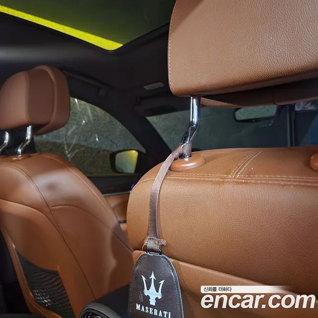 Maserati Levante 2018 thumb 2