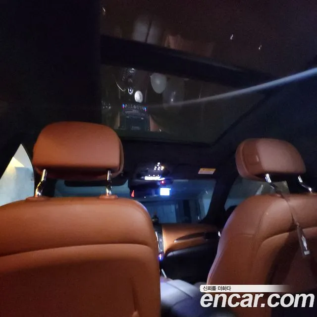 Maserati Levante 2018 thumb 3