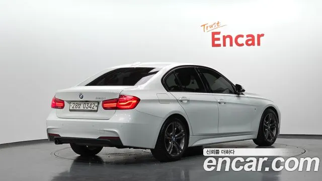 BMW 3-Series 2016 thumb 2