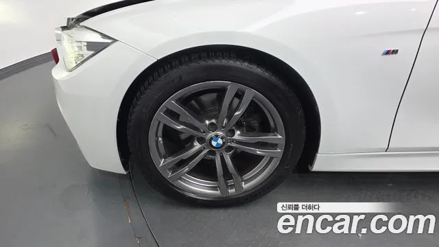 BMW 3-Series 2016 thumb 5