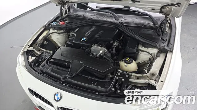 BMW 3-Series 2016 thumb 6