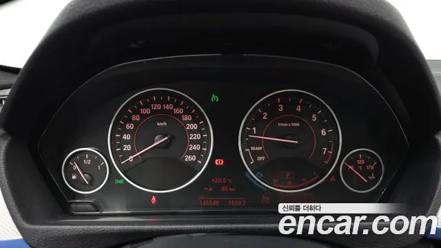 BMW 3-Series 2016 thumb 8