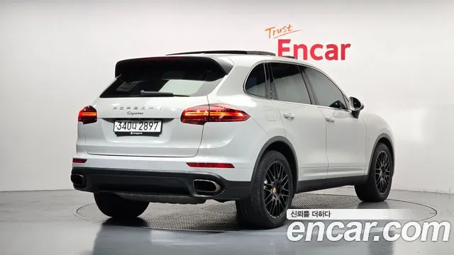 Porsche Cayenne 2015 thumb 2