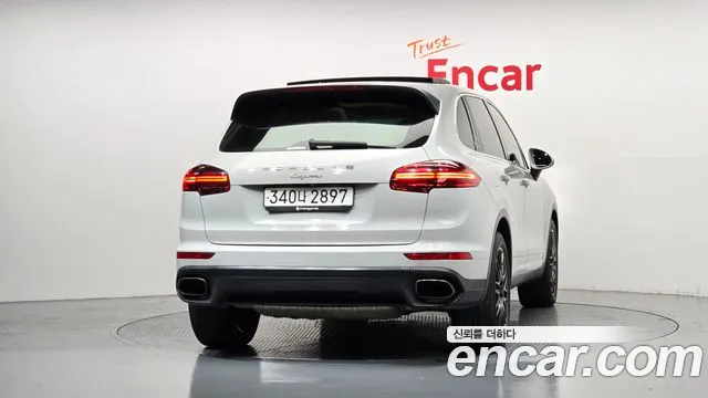 Porsche Cayenne 2015 thumb 4