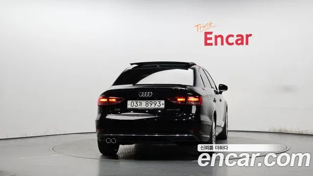 Audi A3 2018 thumb 3