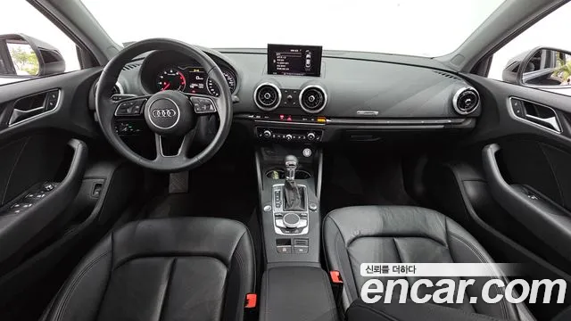 Audi A3 2018 thumb 6
