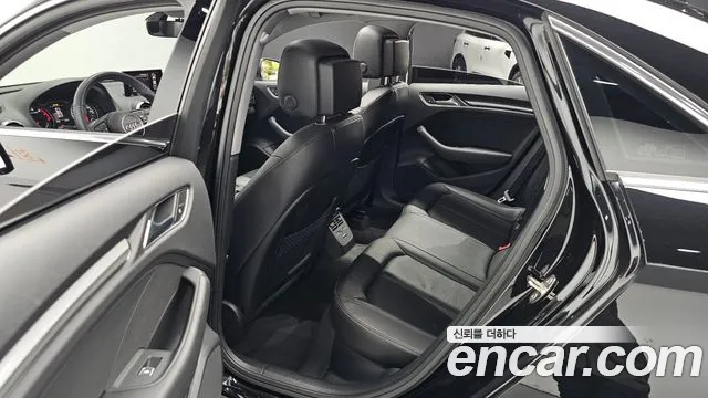 Audi A3 2018 thumb 10