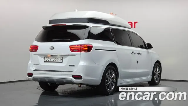 Kia Carnival 2019 thumb 2