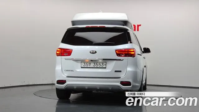Kia Carnival 2019 thumb 4
