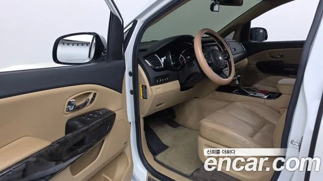 Kia Carnival 2019 thumb 10